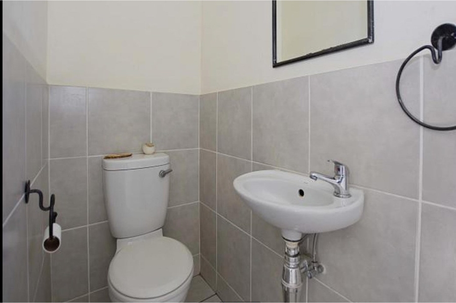 3 Bedroom Property for Sale in Parklands East Western Cape